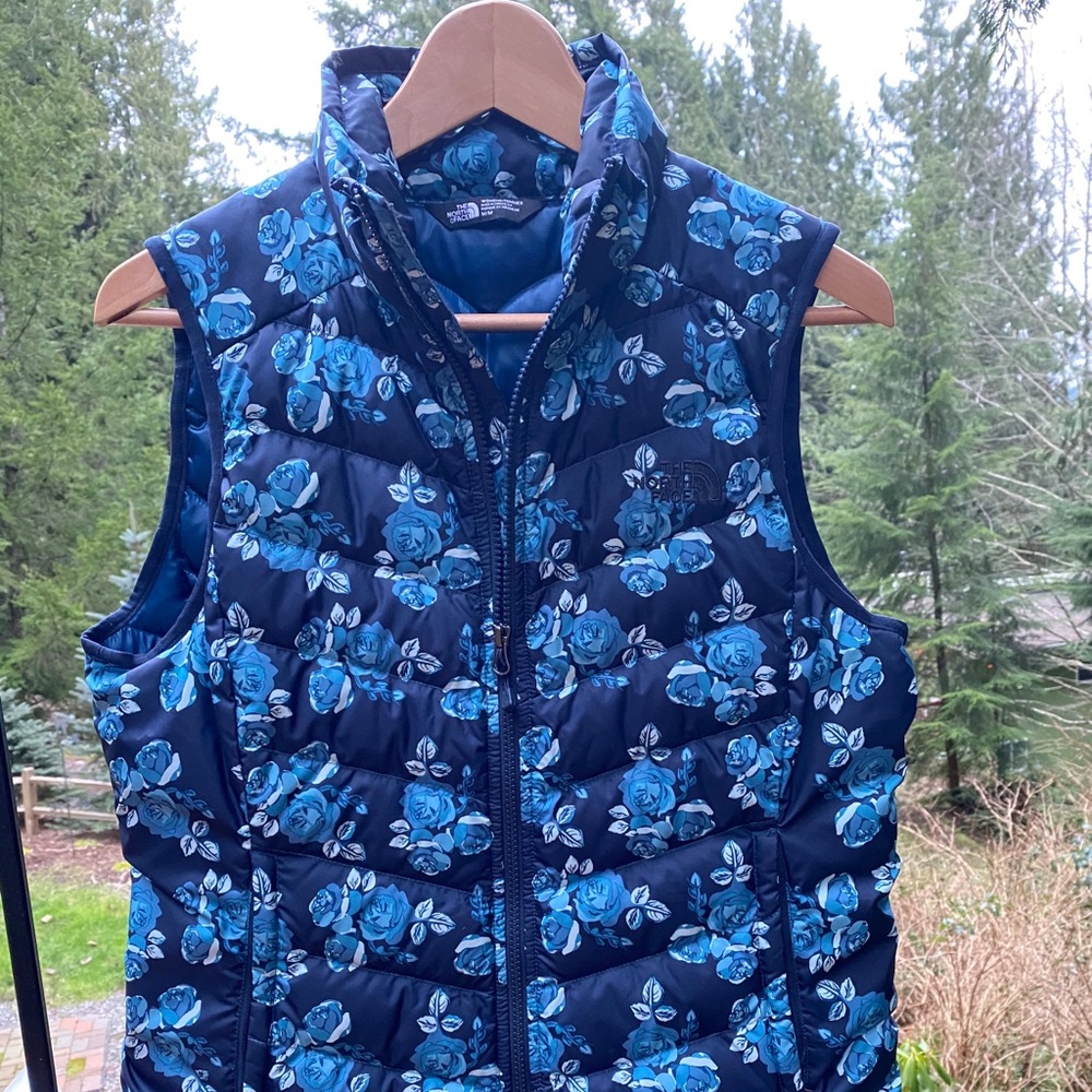 North Face sleeveless vest